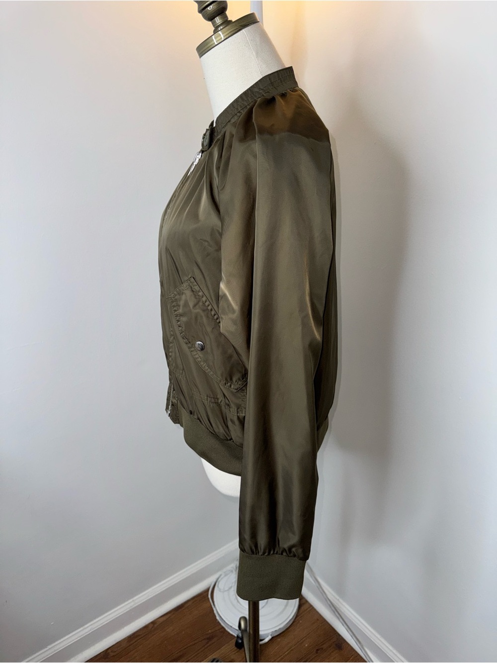 Free People Women’s Medium Midnight Retro Army Green Satin Bomber Jacket - Picture 6 of 9